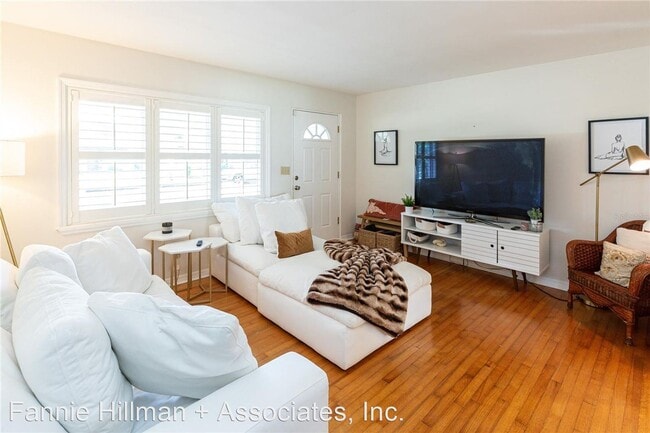 Building Photo - 2 br, 1.5 bath House - 1571 Magnolia Ave