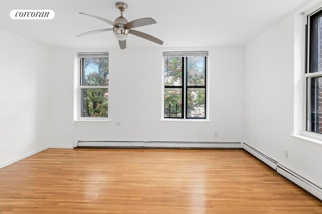Foto del edificio - 260 Linden Blvd