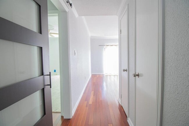 Foto del edificio - 2400 N Braeswood Blvd