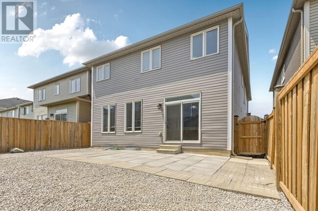 Building Photo - 25 Munro Cir