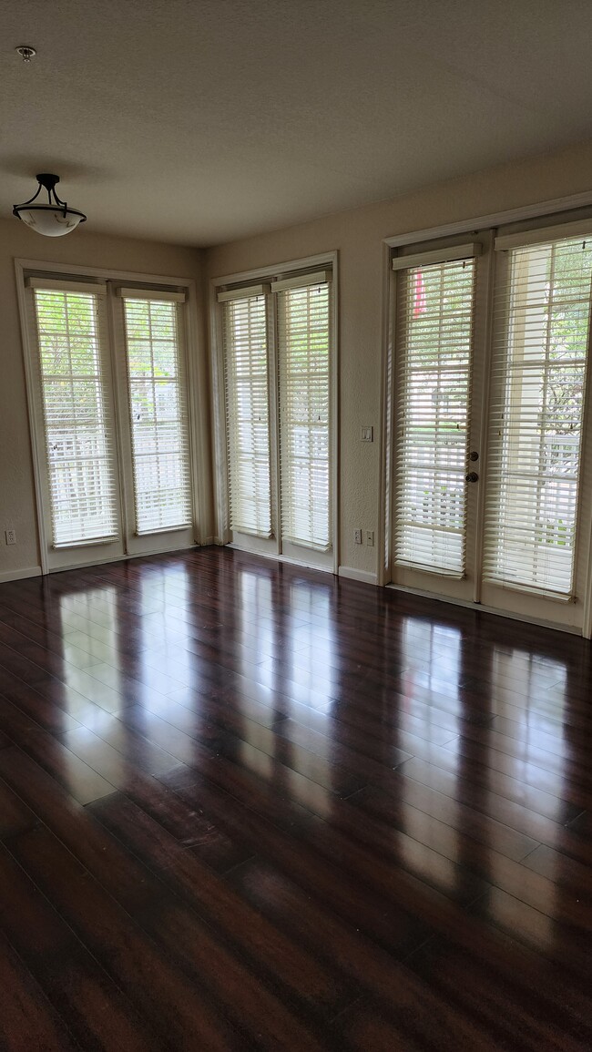 Living Room - 1594 Common Way Rd