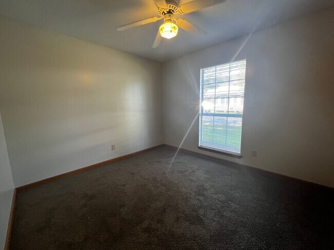 Foto del edificio - Two Bedroom , Two bathroom , Near UL,  wit...