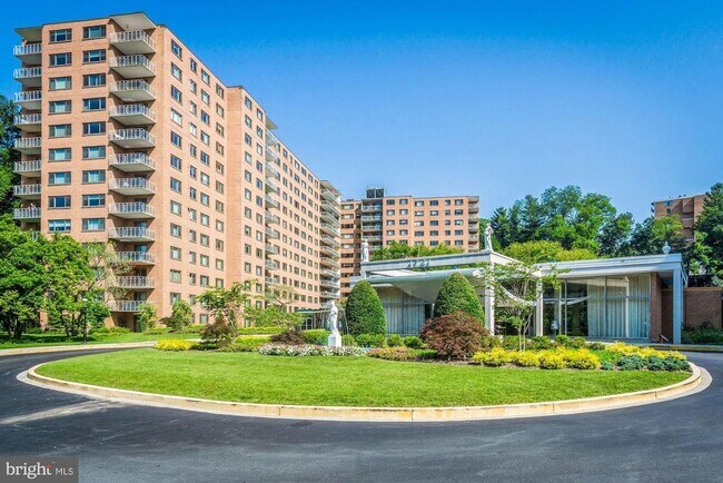 Foto del edificio - 4201 Cathedral Ave NW