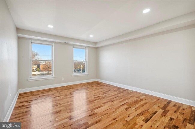 Building Photo - 2626 ISLAND Ave