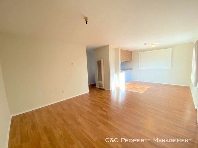 Building Photo - Two Bedroom Apartment near NPS
