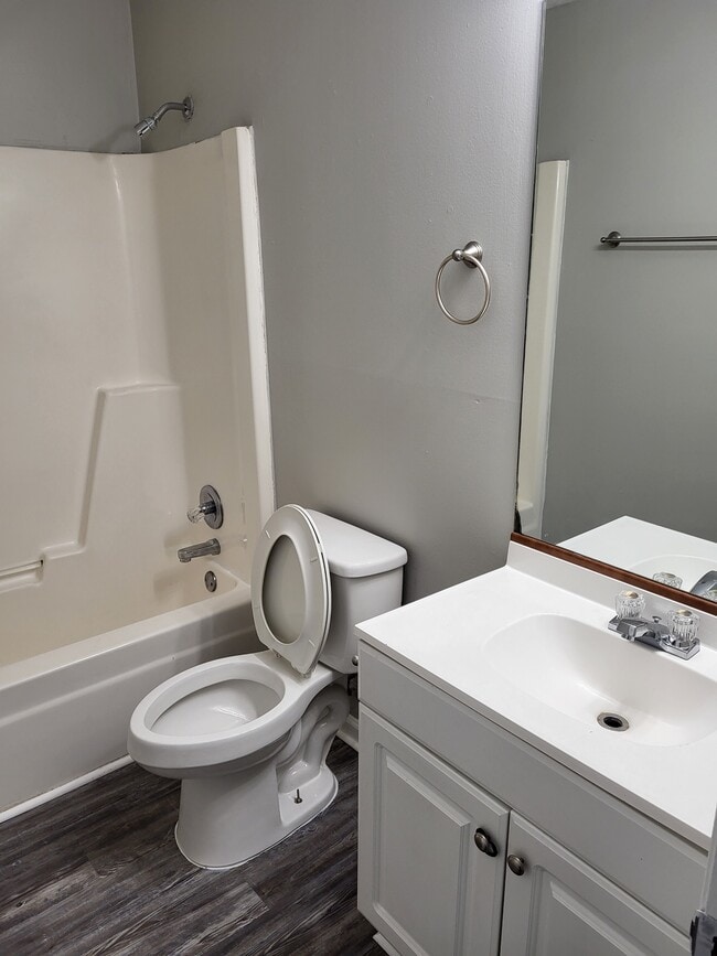 Building Photo - 105 Manna Dr