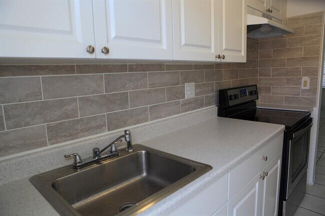 Foto del edificio - 5881 NE 18th Ave