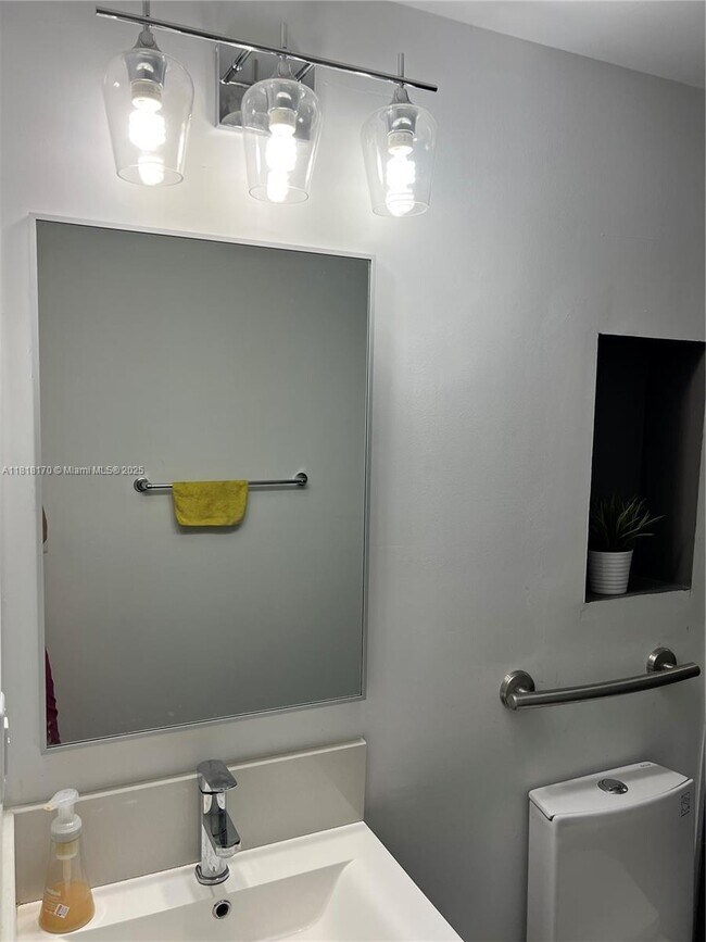 Foto del edificio - 5077 NW 7th St