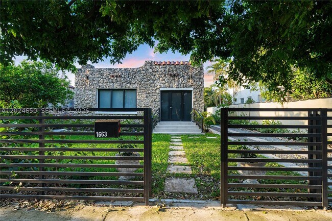 Foto del edificio - 1663 SW 13th St