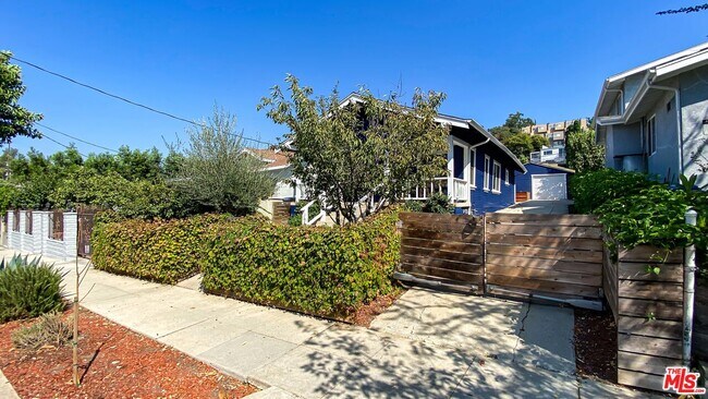Building Photo - 1228 Sanborn Ave