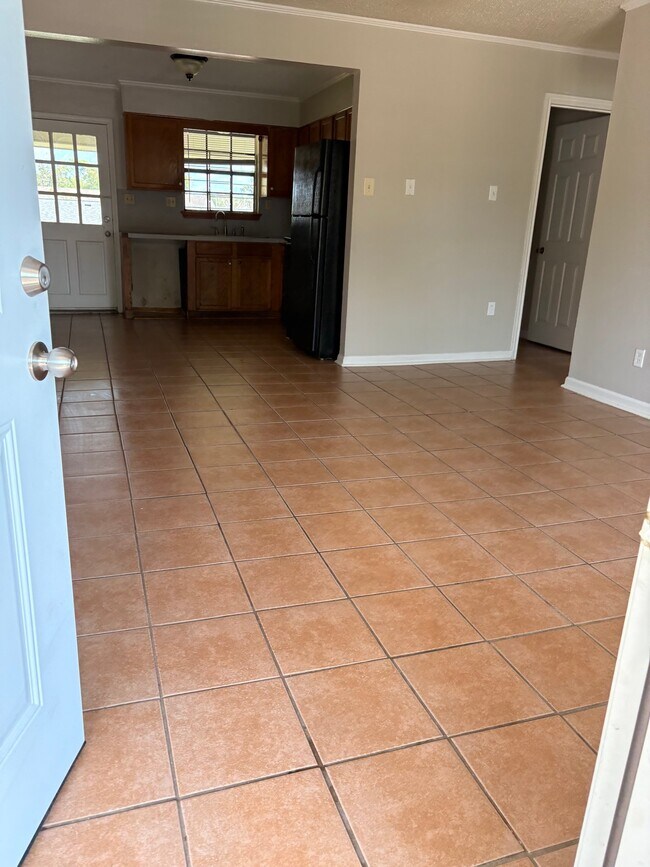 Building Photo - 1510 La Annie Dr