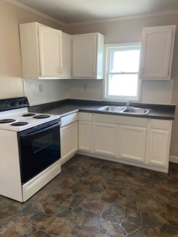 Building Photo - 703 E Water St