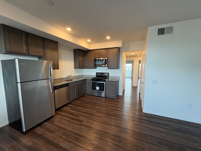 Interior Photo - Mariners Landing