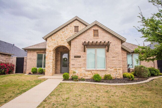 Foto del edificio - Luxurious home in Lubbock-Cooper ISD!