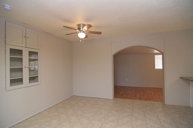 Building Photo - Charming Brick Construction 3 Bedroom 2 Ba...