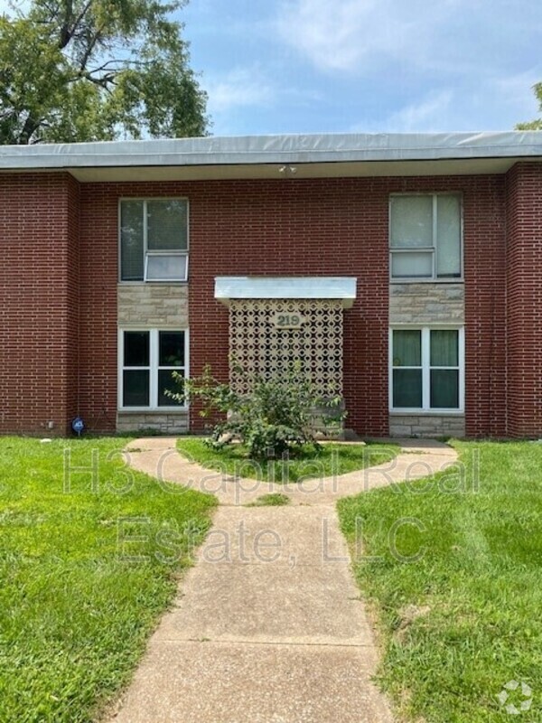 Building Photo - 219 N 48th St