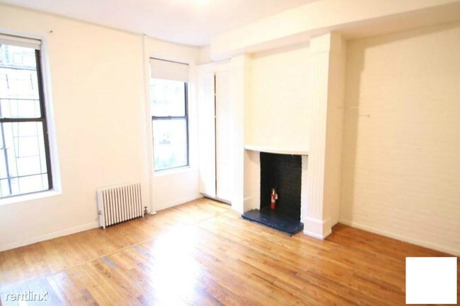 Building Photo - 457 W 51ST St