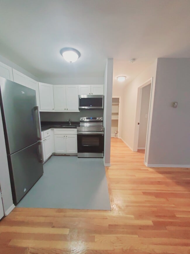 Foto del edificio - 637 Cove Rd