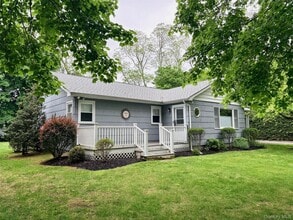 Building Photo - 440 Longview Ln