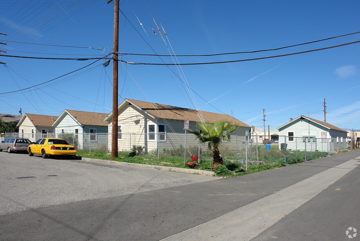 Primary Photo - 235 E 6th St