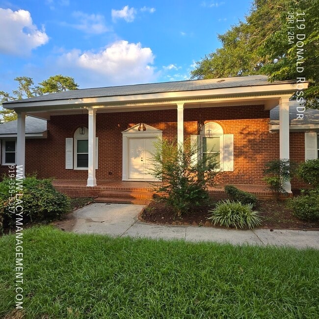 Building Photo - 119 Donald Ross Dr