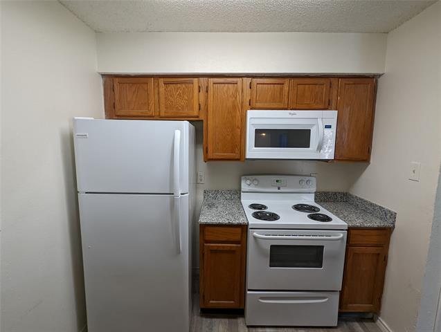 Foto del edificio - 9807 Walnut St