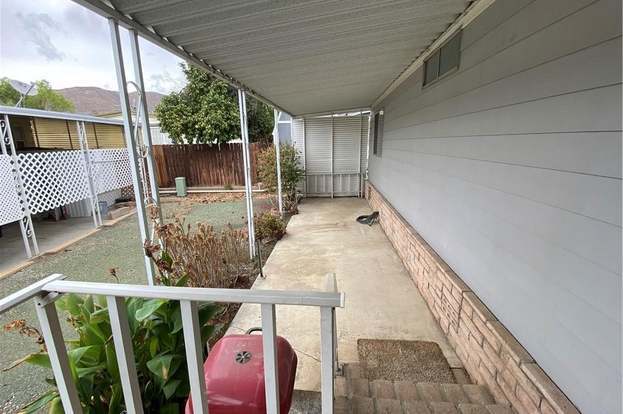 Foto del edificio - 2230 Lake Park Dr