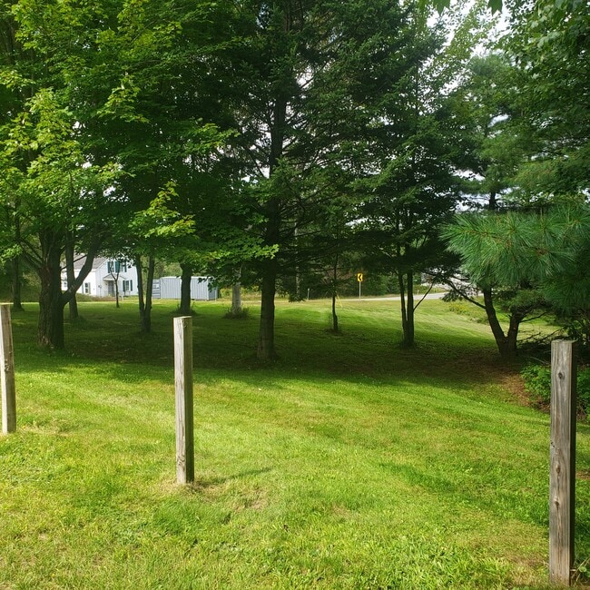 Building Photo - 162 Lancaster Rd