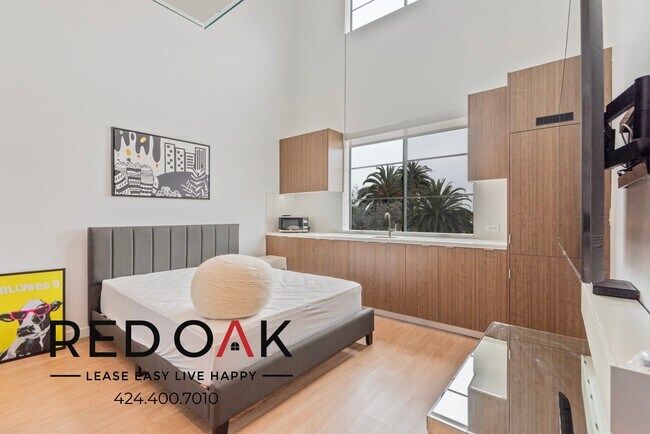 Foto del edificio - 11649 Mayfield Ave