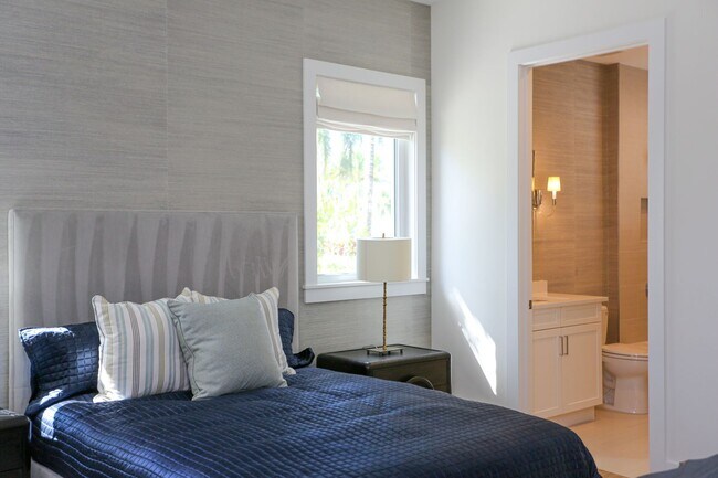 Foto del edificio - ***FIDDLERS CREEK***BRAND NEW CONSTRUCTION***COASTAL CONTEMPORARY***FULLY FURNISHED**