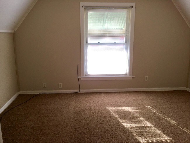 Foto del edificio - 216 W Grove St