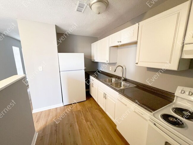 Foto del edificio - 700 Graymont Ave W