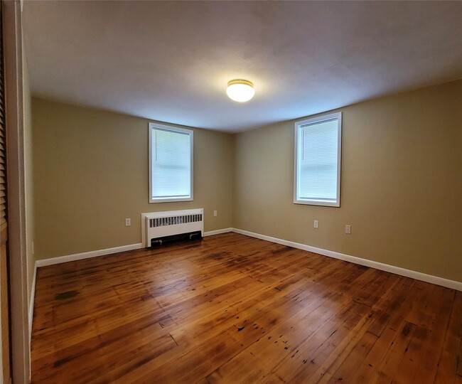 Building Photo - 486 Fitzsimmons Rd