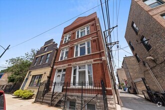 Building Photo - 1711 S Laflin St
