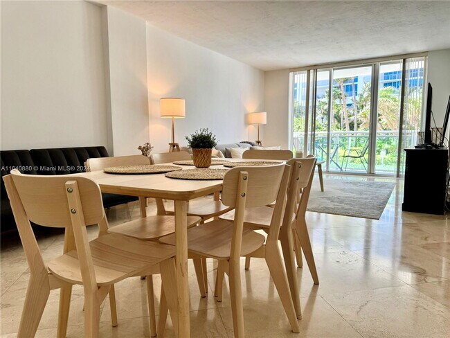 Building Photo - 3001 S Ocean Dr