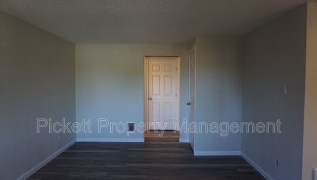 Building Photo - 917 N Cambrian Ave