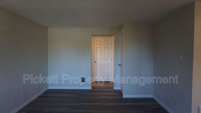 Foto del edificio - 917 N Cambrian Ave