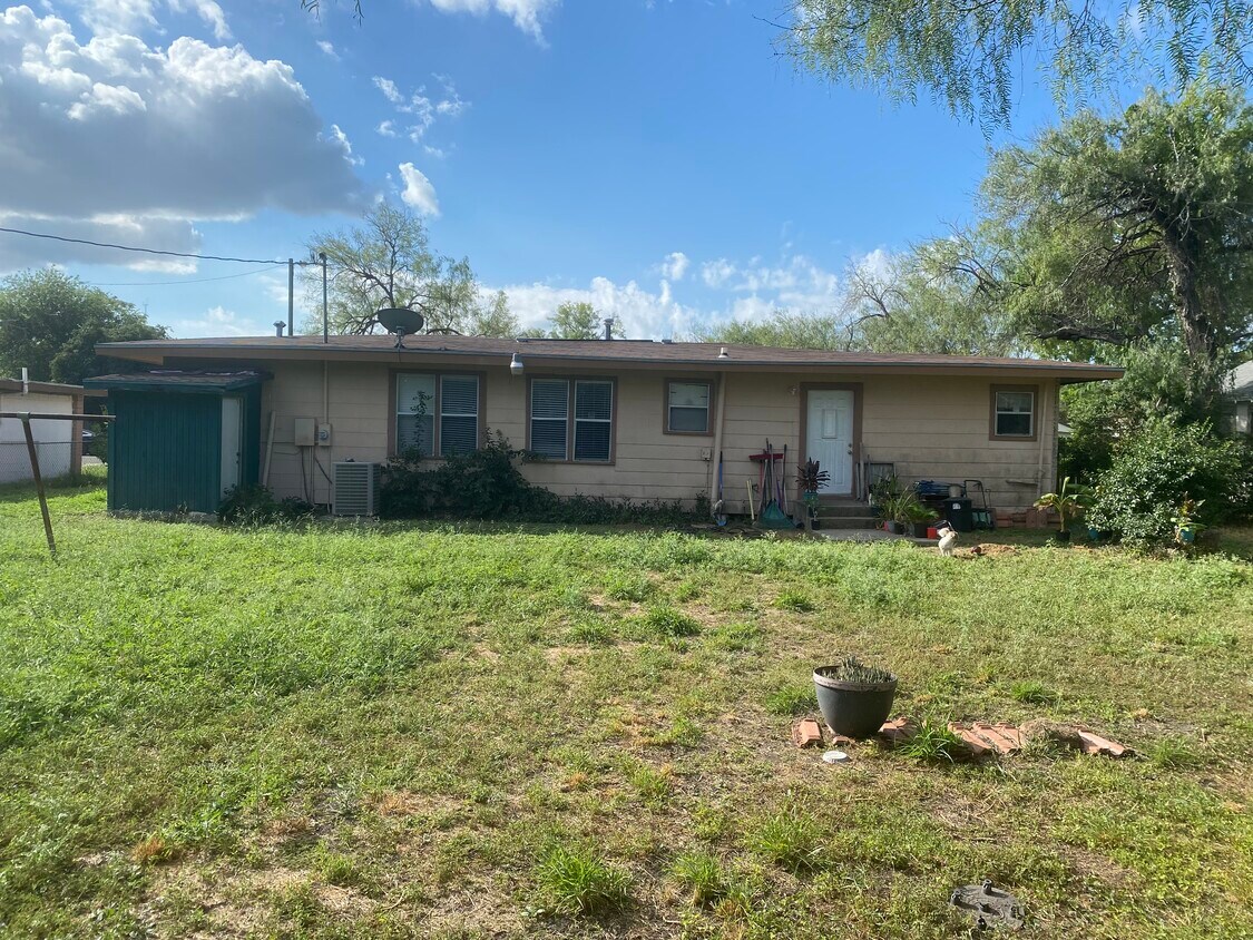 502 W Ave A, Kingsville, TX 78363 House Rental in Kingsville, TX