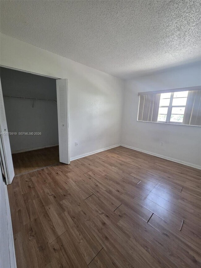 Foto del edificio - 5100 SW 41st St