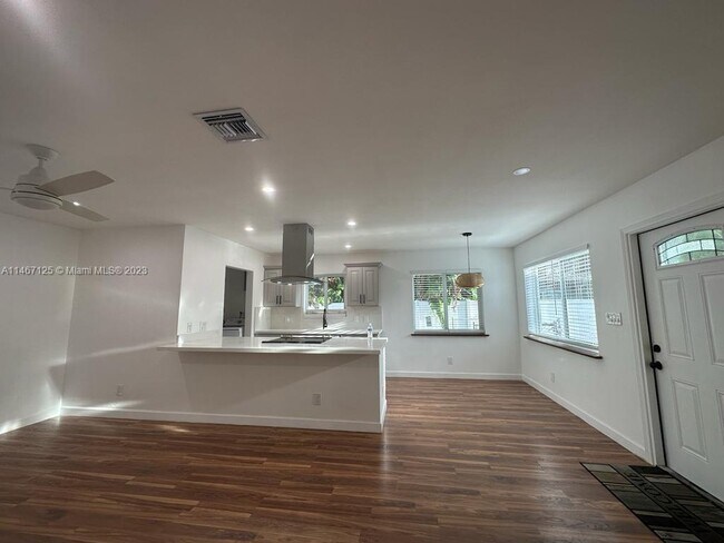 Foto del edificio - 1538 NE 5th Ave