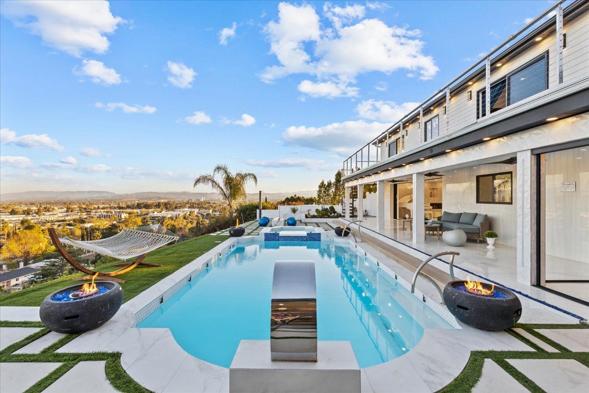 Foto principal - 8600 Farralone Ave