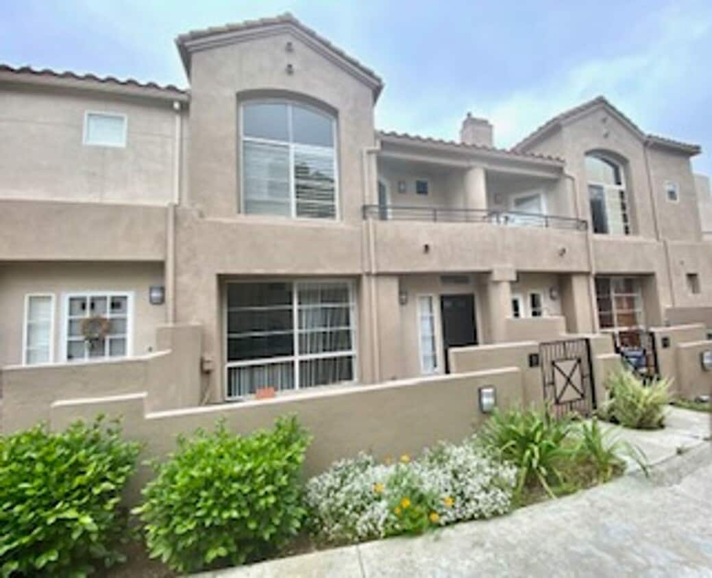 *Coming Soon!* Remodeled 3 bedroom townho... - *Coming Soon!*  Remodeled 3 bedroom townho...