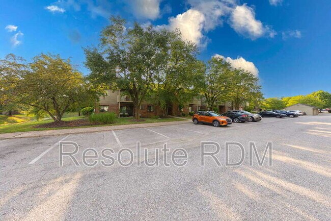 Foto del edificio - 4470 Village Ln