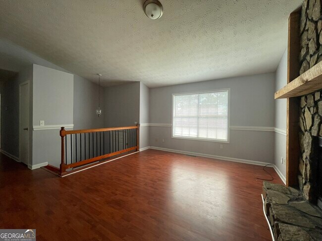 Foto del edificio - 5721 Glenn Hollow Ct