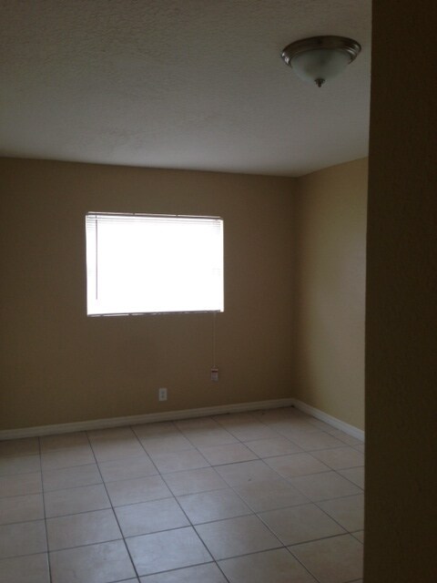 Building Photo - 3715 E IDLEWILD AVE TAMPA, FL 33610