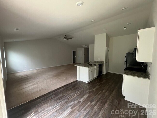 Foto del edificio - 1165 Winding Creek Rd