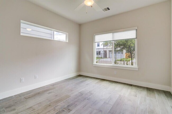 Foto del edificio - 2306 Wipprecht St