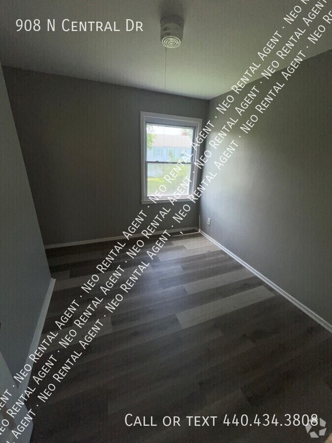 Building Photo - 908 N Central Dr