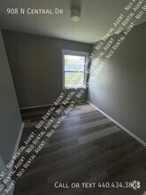 Building Photo - 908 N Central Dr