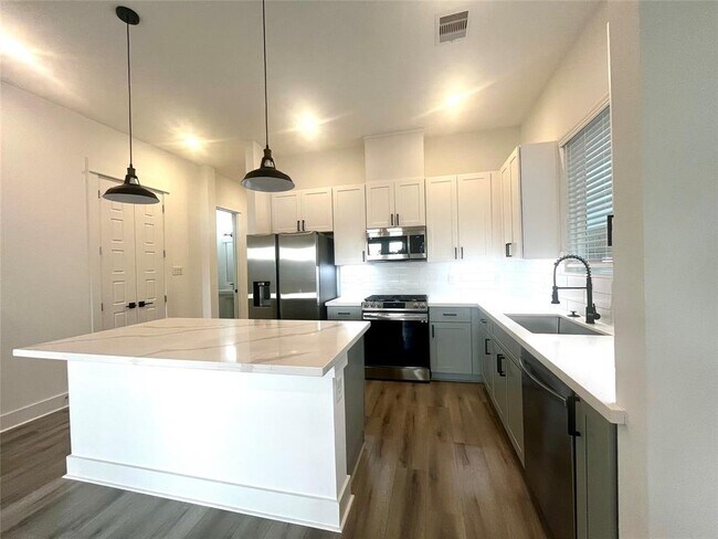 Foto del edificio - 5912 Eastwood St